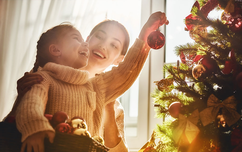 4 Ways to Stay Mindful Amidst the Holiday Rush