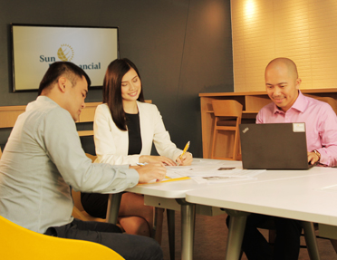 Shine Big with the wide variety of positions available at Sun Life